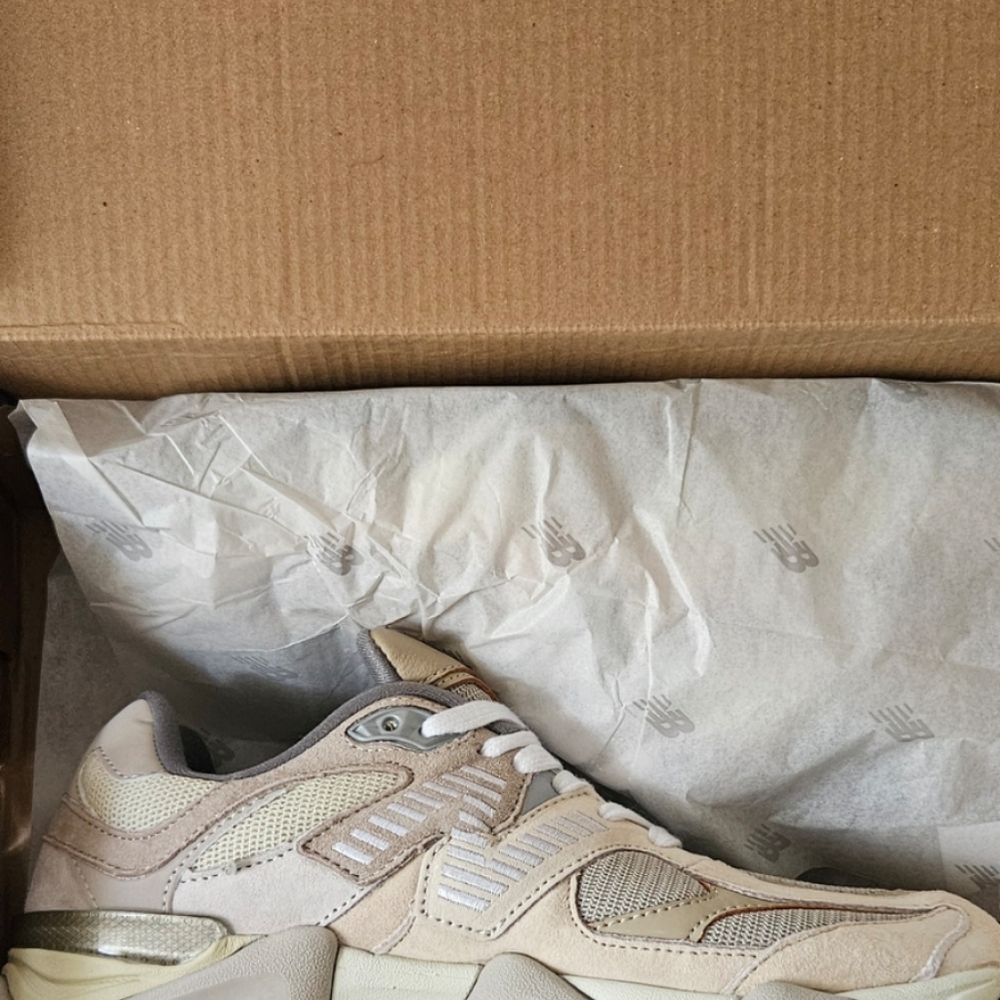 NB WOMENS SIZE 7.5
